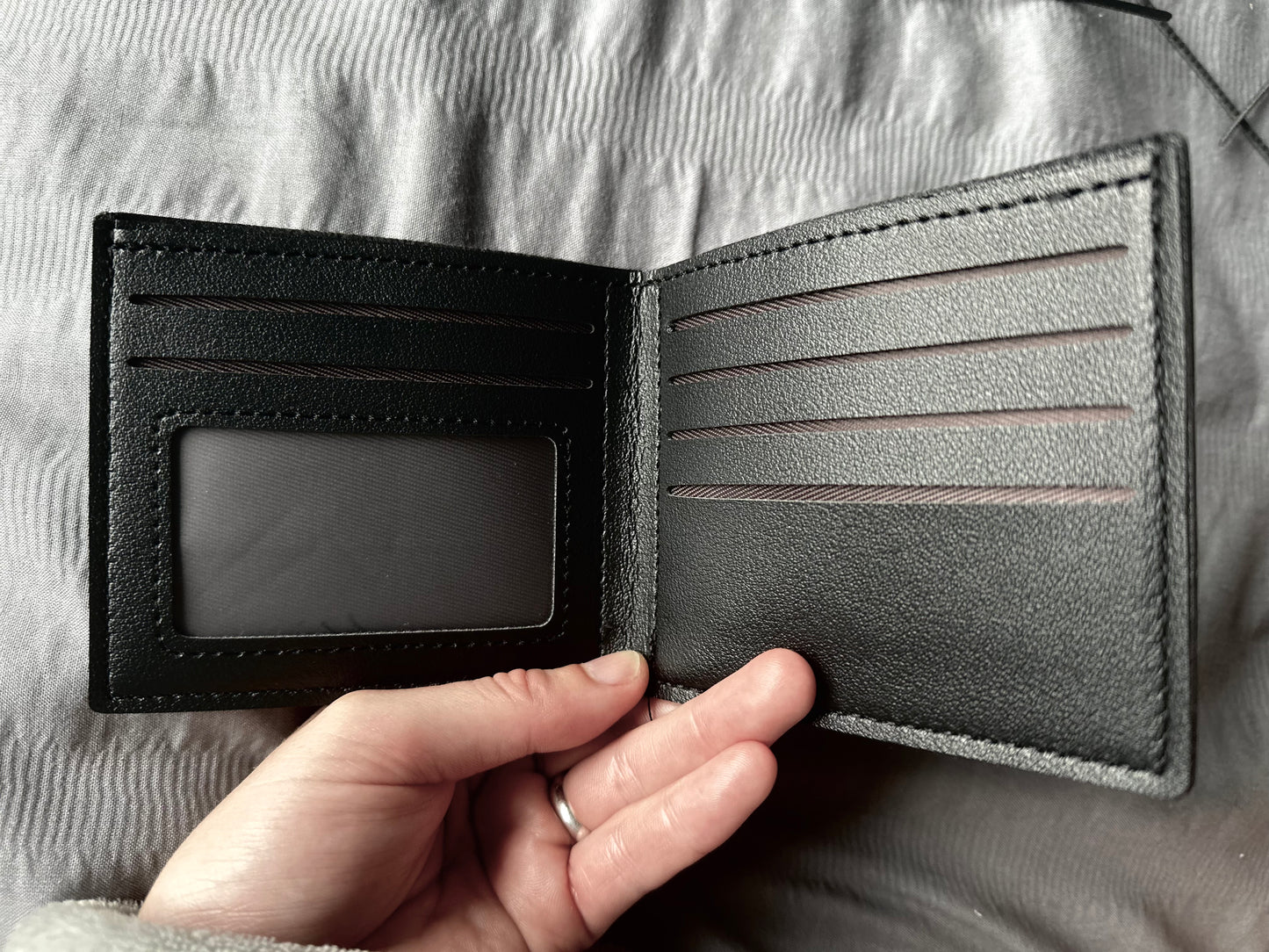 SCENERY VIBES ENGRAVED BLACK WALLET